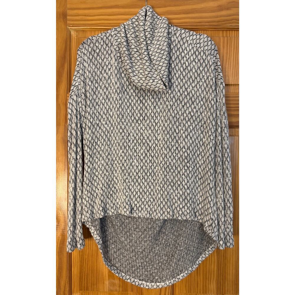 Akemi + Kin Sweater XS/SM Grey High Cowl‎ Neck Soft Anthropologie